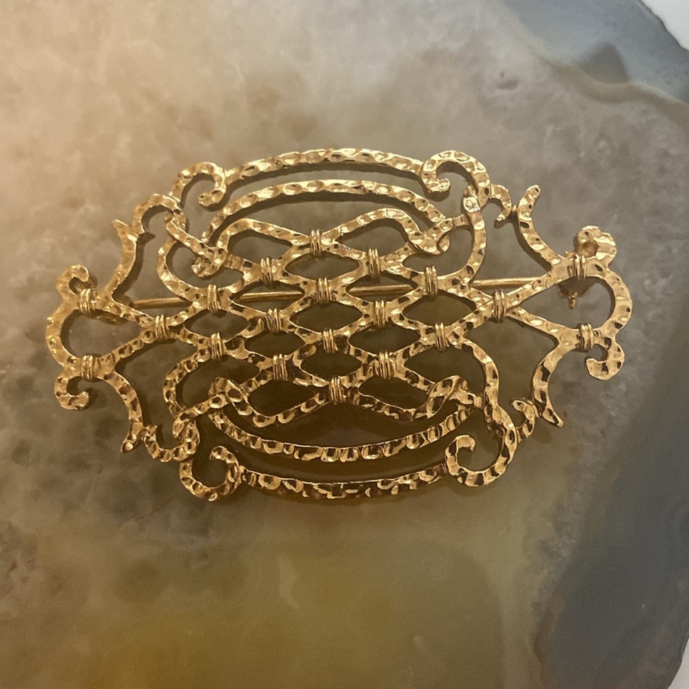 Vintage 1928 Golden lattice filigree brooch Guc 2.5” x 1.5” 60’s Guc